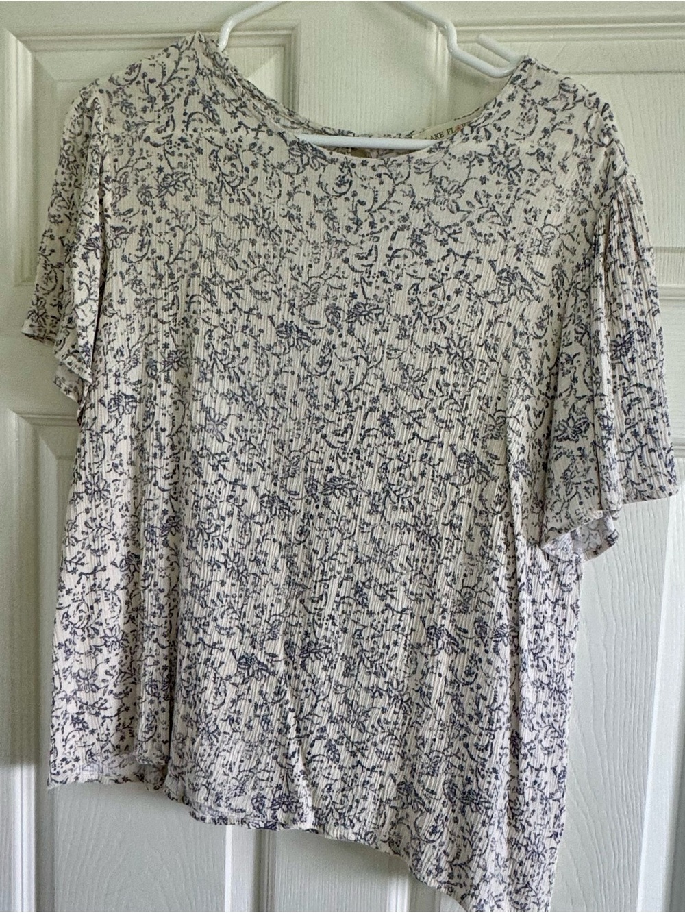 Beautiful Top by Lake Flower